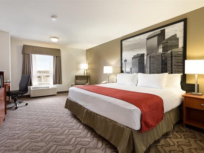 Super 8 By Wyndham Calgary Shawnessy Area Hotel Екстериор снимка